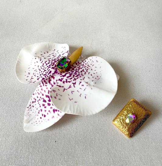 Brincos orquídea branca