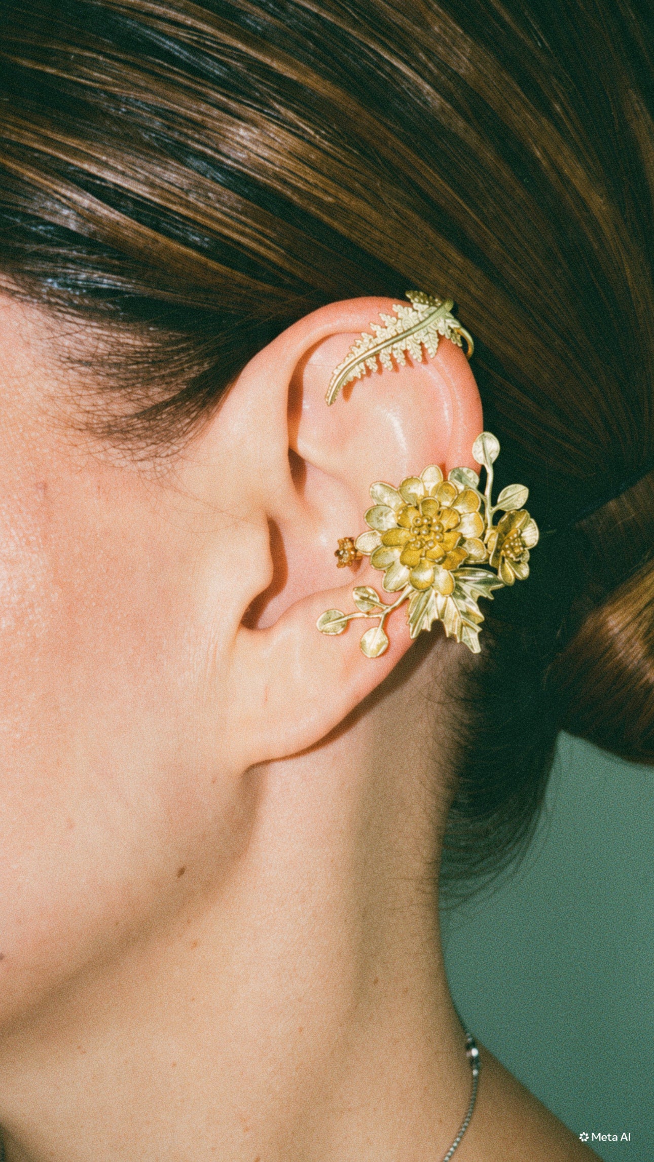 A.  Earcuff Flôr Champagne