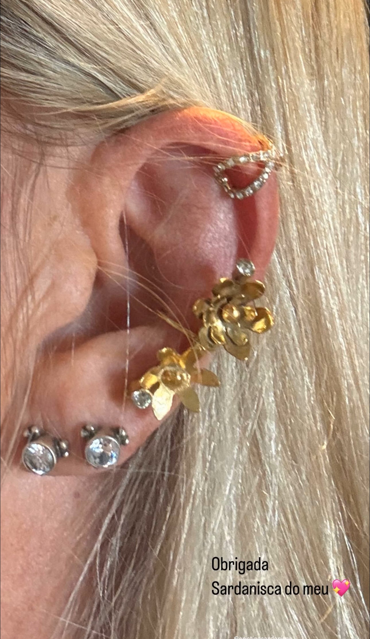 Ear cuff em latão e prata com banho de OURO e Zirconias . Jóia de autor ( peça única feita à mão )